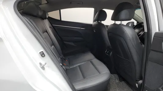 Hyundai AD 1.6 GDI 2016 11