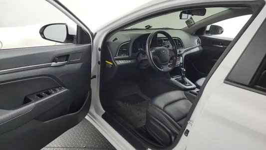 Hyundai AD 1.6 GDI 2016 10