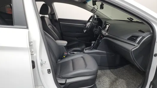 Hyundai AD 1.6 GDI 2016 26
