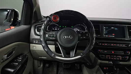 Kia 카니발 9 2018 12