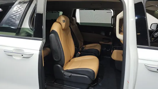 Kia Carnival 9 2023 11