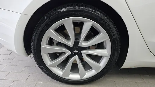 Tesla 3 RWD 2020 5