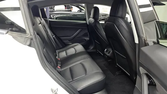 Tesla 3 RWD 2020 12