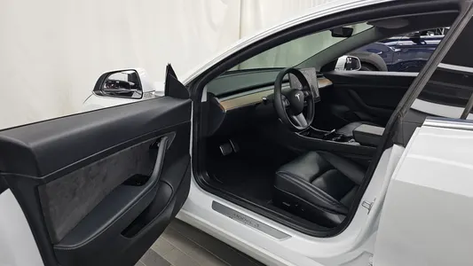 Tesla 3 RWD 2020 10