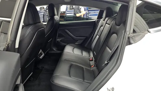 Tesla 3 RWD 2020 26