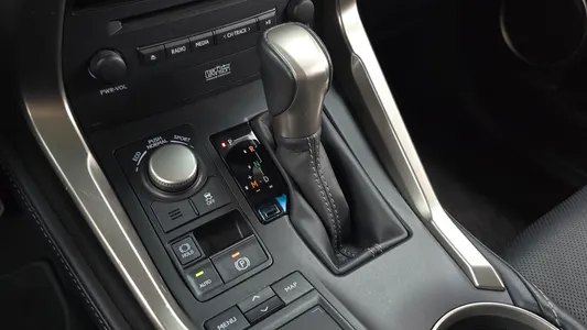 Lexus NX200t 2015 9