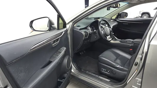 Lexus NX200t 2015 10