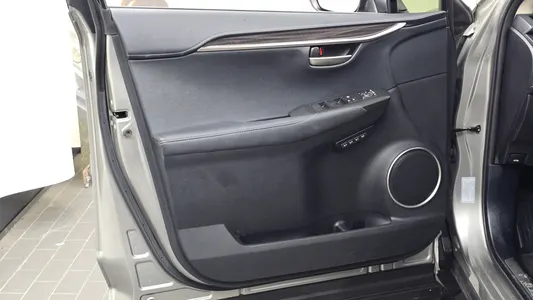 Lexus NX200t 2015 24