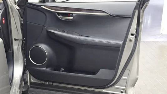Lexus NX200t 2015 25