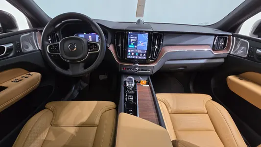 Volvo XC60 2 T8 2025 7