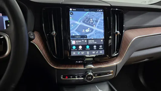 Volvo XC60 2 T8 2025 12