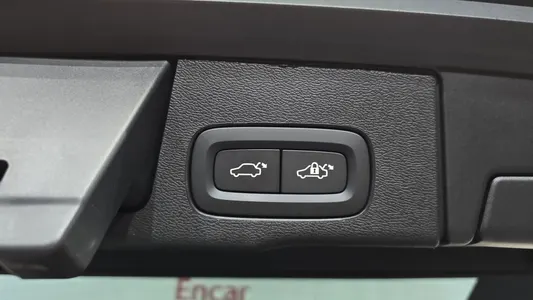 Volvo XC60 2 T8 2025 18
