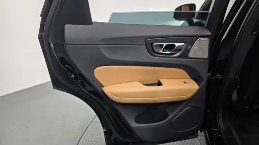Volvo XC60 2 T8 2025 25