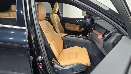 Volvo XC60 2 T8 2025 26