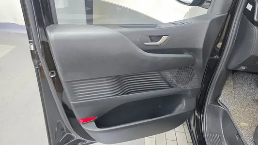 Hyundai Staria 5 2024 24