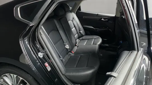 Kia K7 2021 11