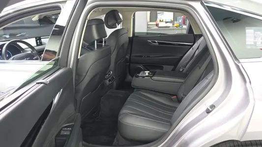Genesis G80 (RG3) 2.5 2WD 2023 11
