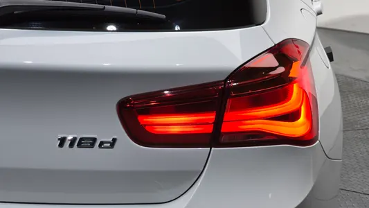 BMW 1 Series (F20) 118d 5 2018 24
