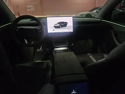 Tesla Y AWD 2025 9