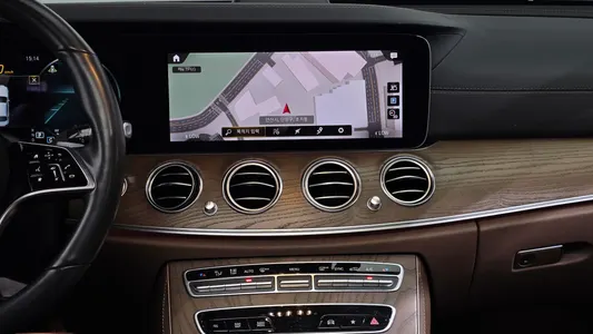 Mercedes-Benz E-Class W213 E250 2021 13