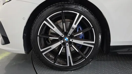 BMW 5 Series (G60) 530i xDrive M 2025 5