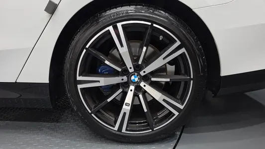 BMW 5 Series (G60) 530i xDrive M 2025 21