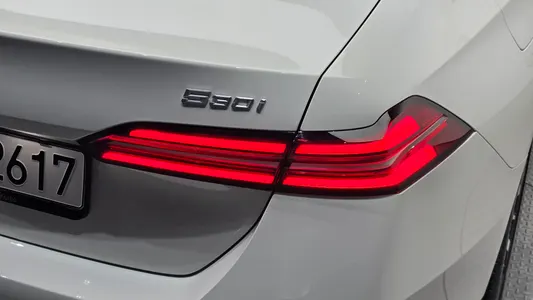 BMW 5 Series (G60) 530i xDrive M 2025 23
