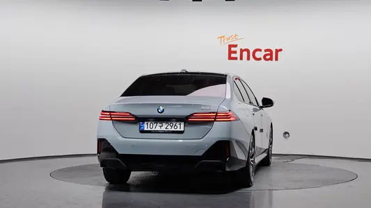 BMW 5 Series (G60) 520i M 2024 4
