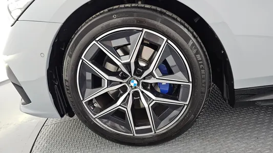 BMW 5 Series (G60) 520i M 2024 5