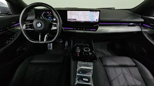 BMW 5 Series (G60) 520i M 2024 7