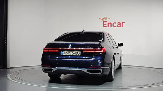 BMW 7 Series (G11) 745e i 2019 4
