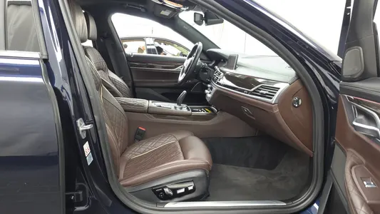 BMW 7 Series (G11) 745e i 2019 11