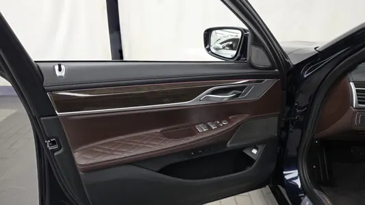 BMW 7 Series (G11) 745e i 2019 24