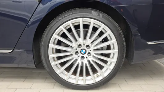 BMW 7 Series (G11) 745e i 2019 21