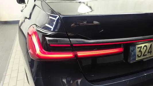 BMW 7 Series (G11) 745e i 2019 23