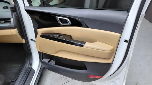 Kia Carnival 9 2023 25