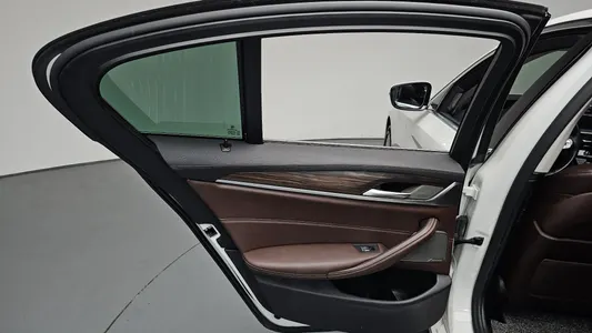 BMW 5 Series (G30) 530i xDrive 2021 25