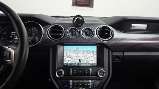 Ford 머스탱 2018 12