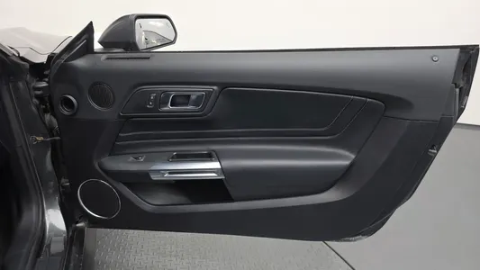Ford 머스탱 2018 25