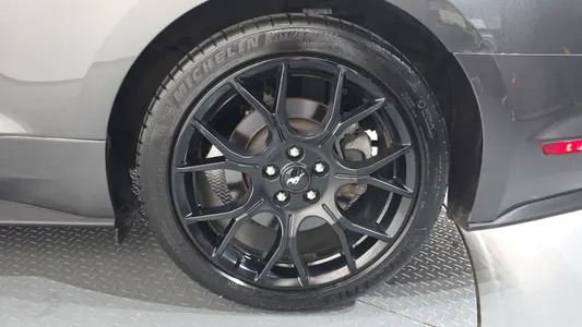 Ford 머스탱 2018 21