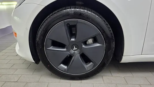 Tesla 3 AWD 2021 5