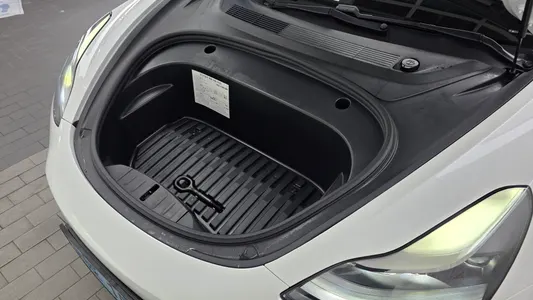 Tesla 3 AWD 2021 6