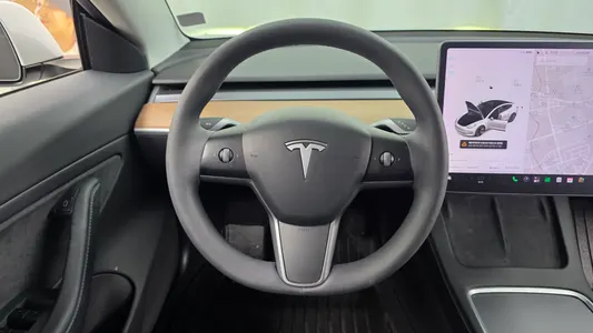 Tesla 3 AWD 2021 13