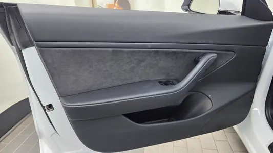 Tesla 3 AWD 2021 24