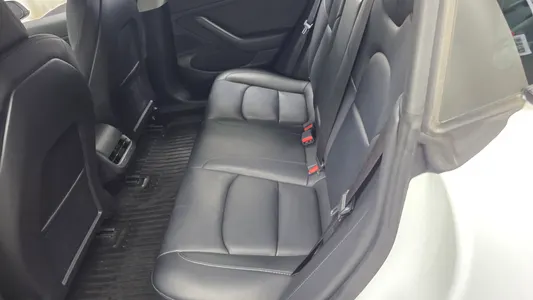Tesla 3 AWD 2021 26