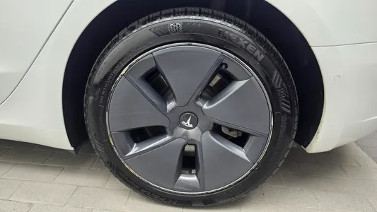 Tesla 3 AWD 2021 21
