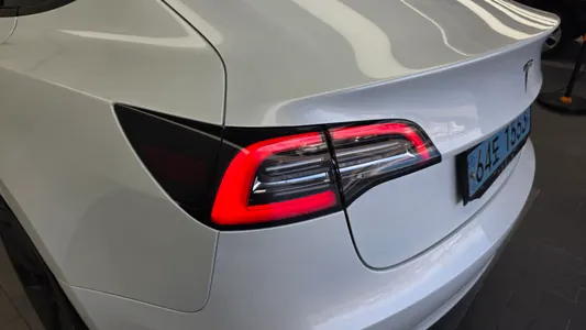 Tesla 3 AWD 2021 23