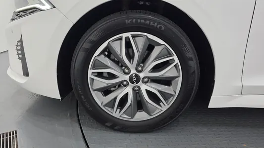 Kia K5 3 2023 5