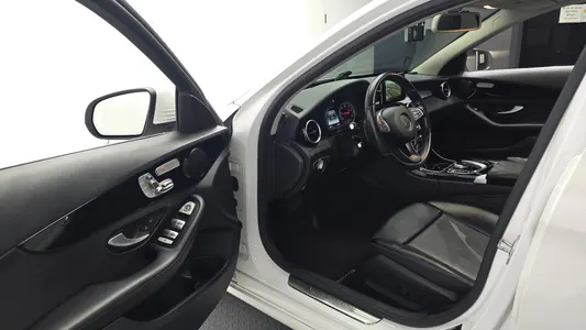 Mercedes-Benz C-Class W205 C200 d 2016 10