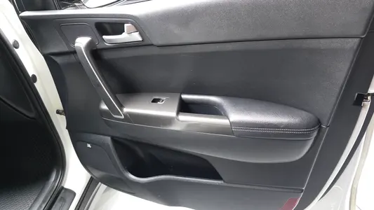 Kia 4 1.7 2WD 2016 24